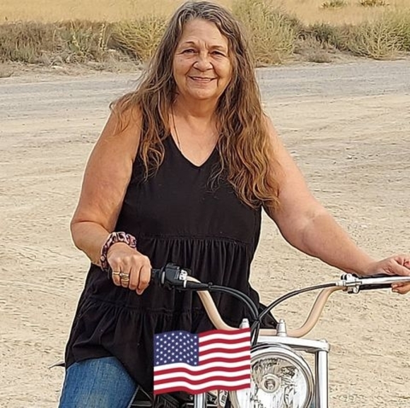 Profile Picture of Robin Fowler (@robbiejo856) on Poshmark