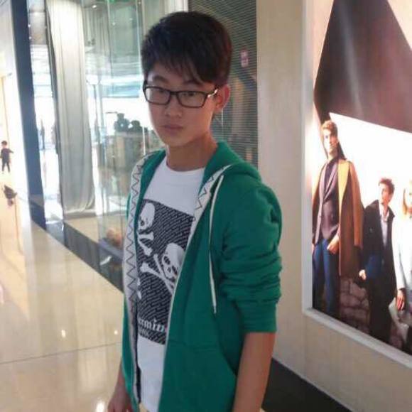 Profile Picture of Fulin Wang (@fulinwang) on Poshmark