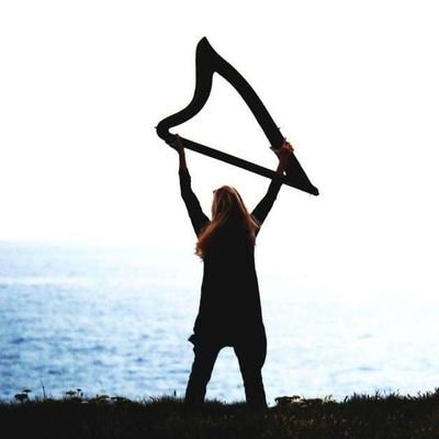 Profile Picture of Sarah Deere-Jones (@Aeolianharpist) on Twitter