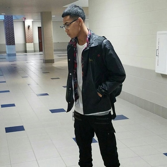 Profile Picture of Phalvan Saypen (@itstrill_af) on Poshmark