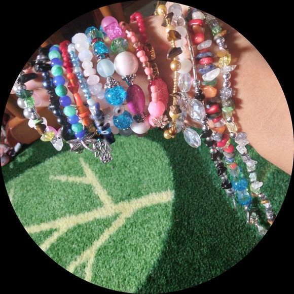 Profile Picture of Lys Lys (@blkhippi) on Poshmark