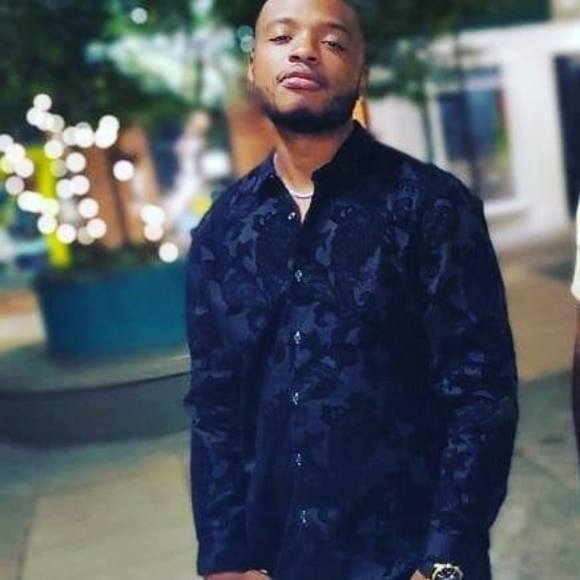 Profile Picture of Alfonzo Wright (@a684556w) on Poshmark