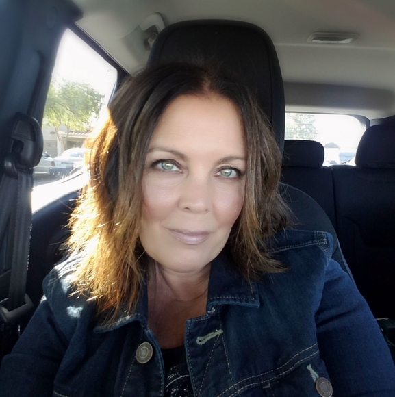 Profile Picture of Christy Cloyd-reekie (@christyreekie) on Poshmark