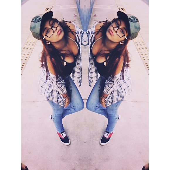 Profile Picture of Daniella Da silva rocha (@daniellasilva12) on Poshmark