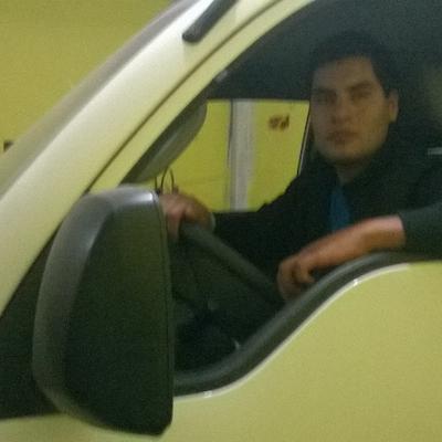 Profile Picture of Robert Torres Tello (@Robert92cristal) on Twitter