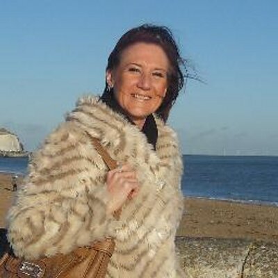 Profile Picture of Lynette Smith (@lynettesmith15) on Twitter