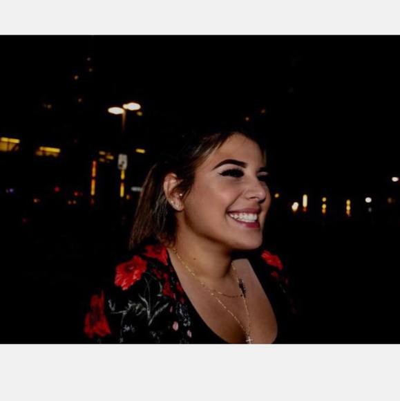 Profile Picture of Athena Peppas (@apeppas26) on Poshmark