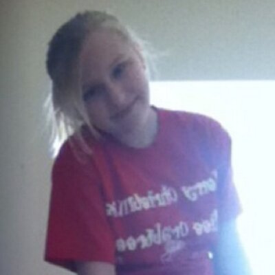 Profile Picture of Sarah Bratcher (@puppyface04) on Twitter