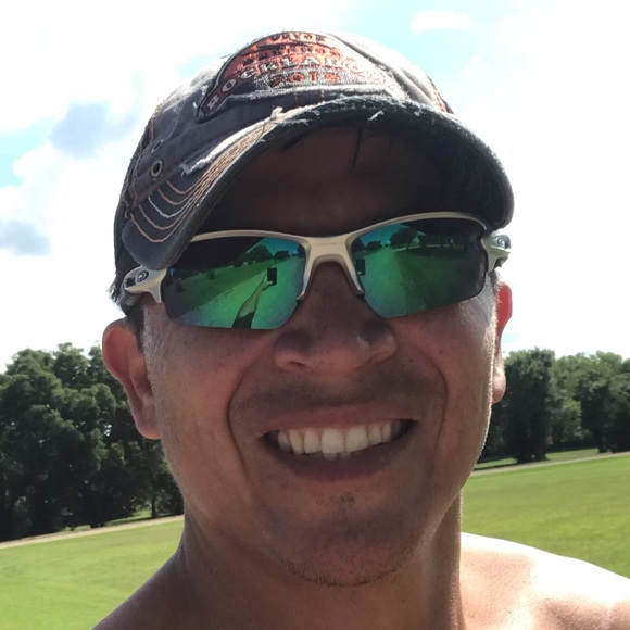 Profile Picture of Alfredo Cuevas (@cuevas34) on Poshmark