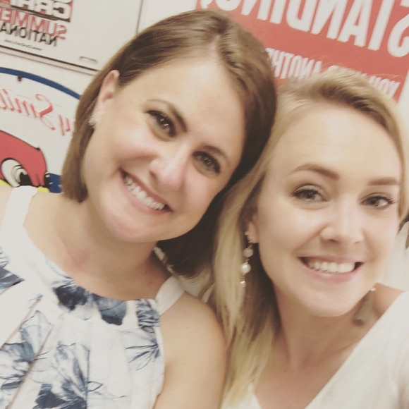 Profile Picture of Tina Monosmith (@tinamariemono) on Poshmark