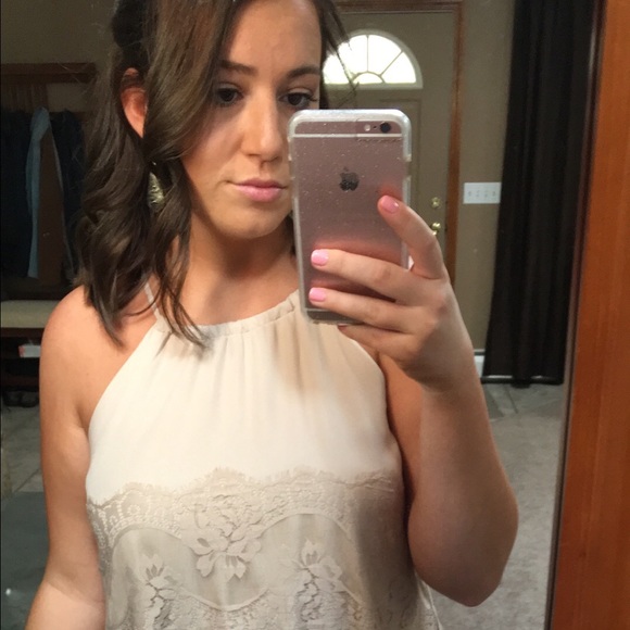 Profile Picture of Jade Fernandes (@jadefernandes) on Poshmark