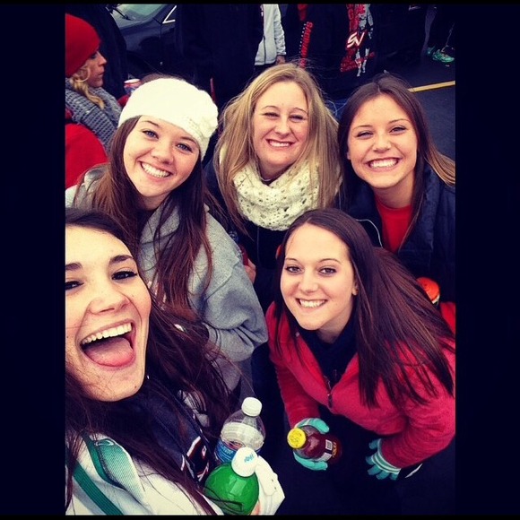 Samantha Batchelder - Poshmark Profile Picture of Samantha Batchelder (@slbatchelder13) on Poshmark