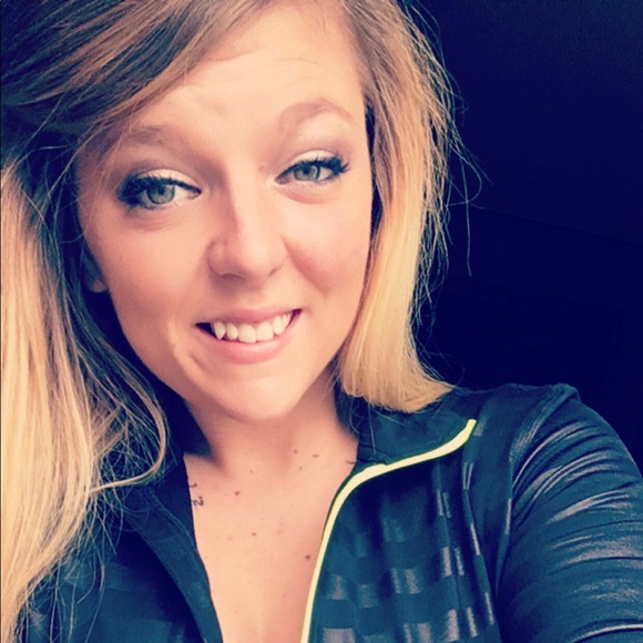 Profile Picture of Katelyne Cartwright (@katelyne20) on Poshmark