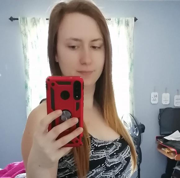 Profile Picture of Kim Ouellette (@kimmy_69_angel) on Poshmark
