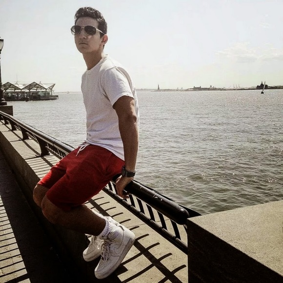 Profile Picture of Tom Rampino (@trampino) on Poshmark