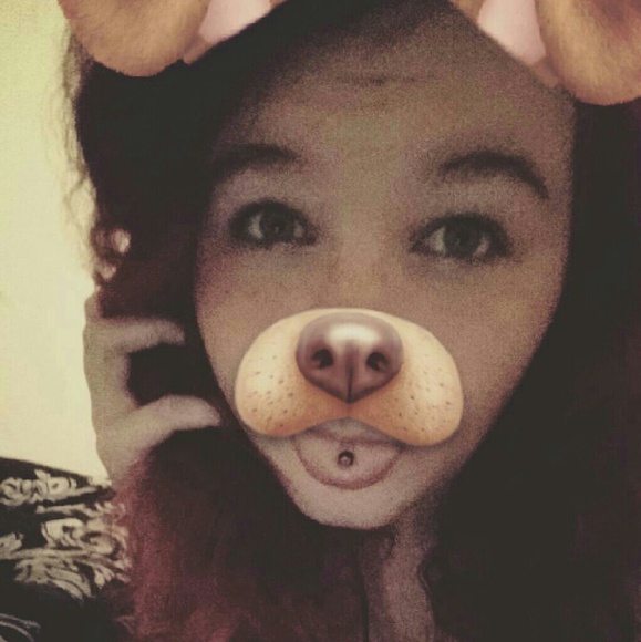 Profile Picture of Brianna Hardesty (@allhailunicorns) on Poshmark