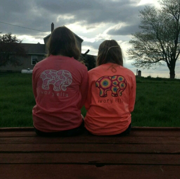 Profile Picture of Carly Scheurer (@carly_333) on Poshmark