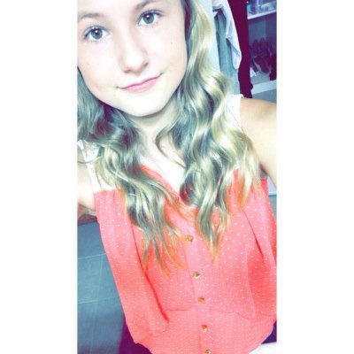 Profile Picture of Isabelle VanDenMeer (@IsabelleVanDenM) on Twitter