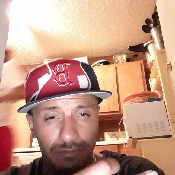 Edward Valverde - Poshmark Profile Picture of Edward Valverde (@edwardvalverde) on Poshmark