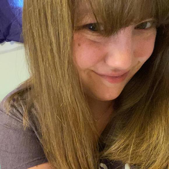 Profile Picture of Allison Harper (@allisonharper5) on Poshmark