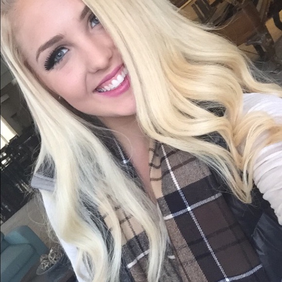 Profile Picture of Haley Osteraa (@haleyosteraa) on Poshmark