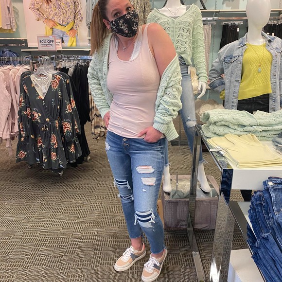 Profile Picture of Paula Towne (@ptowne) on Poshmark