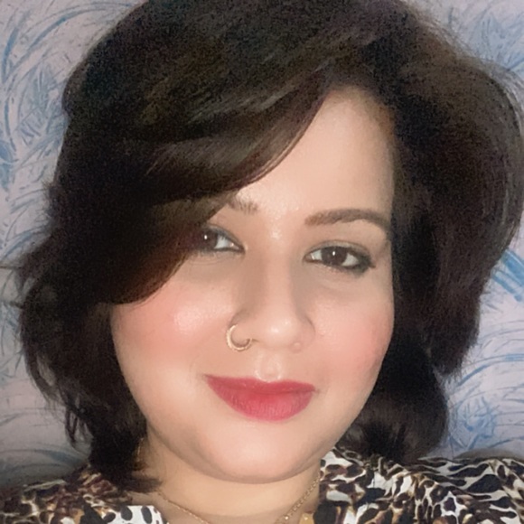 Profile Picture of Taniya Chatterjee (@taniyachatterje) on Poshmark