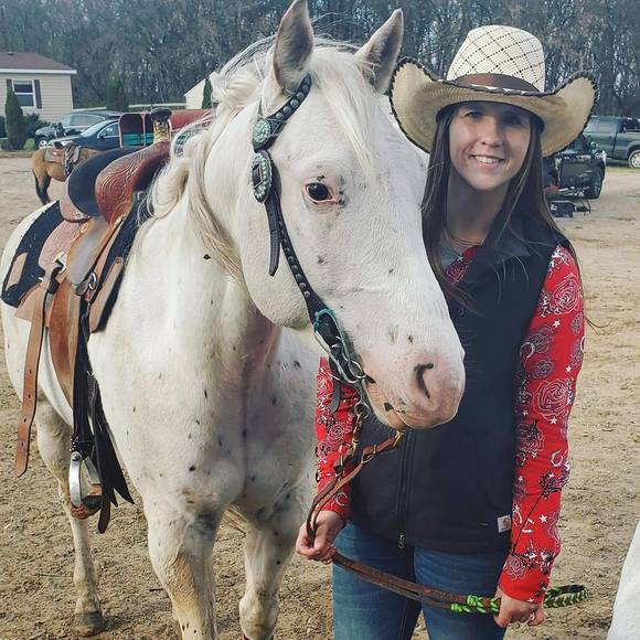 Profile Picture of Taylor Hosszu (@taylorhosszu) on Poshmark