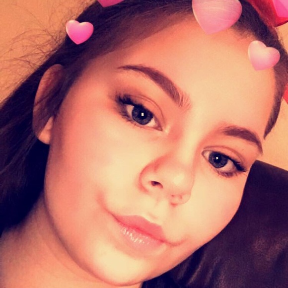 Profile Picture of Mariah Byassee (@mariahbyassee) on Poshmark