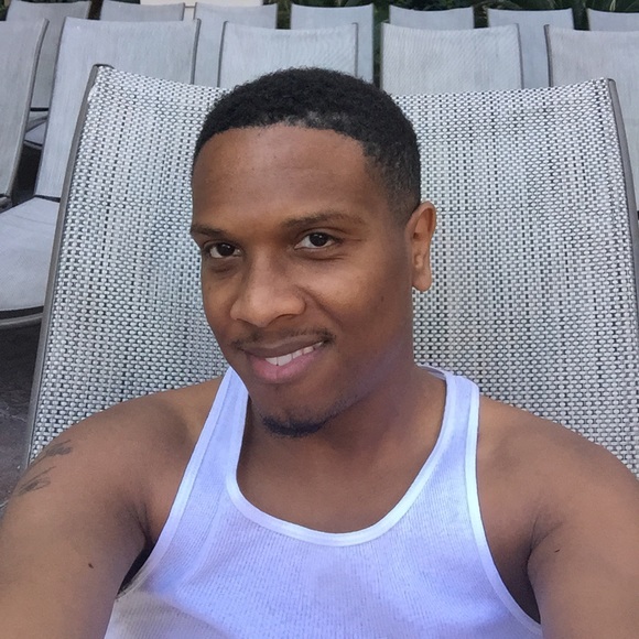 Profile Picture of Joseph Hayes (@misterkonfident) on Poshmark