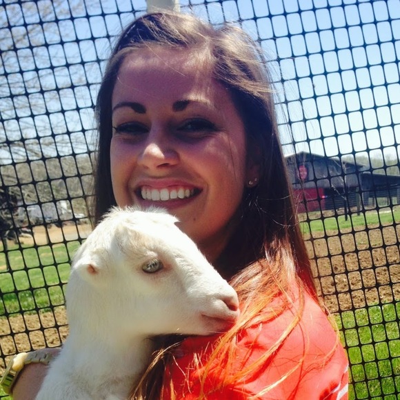 Profile Picture of Jennifer Crowell (@cococrowell) on Poshmark