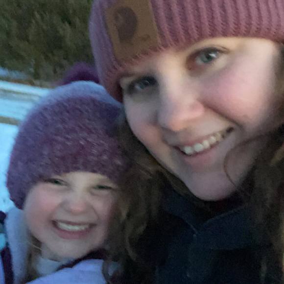 Profile Picture of Samantha Swayer (@smschuetter94) on Poshmark