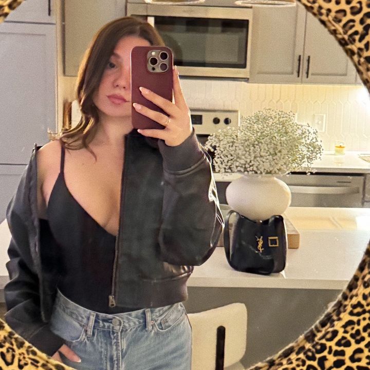 Profile Picture of julia (@juliacorinne_) on Tiktok