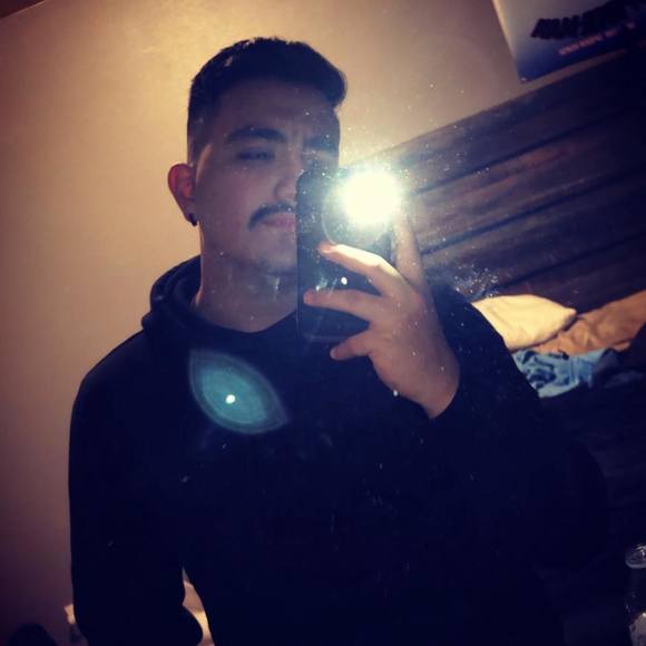 Profile Picture of Sergio adrian Acuña (@acuna120) on Poshmark
