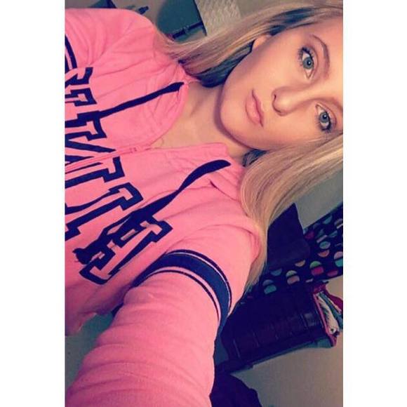 Profile Picture of Brook Hinkle (@brook_hinkle123) on Poshmark