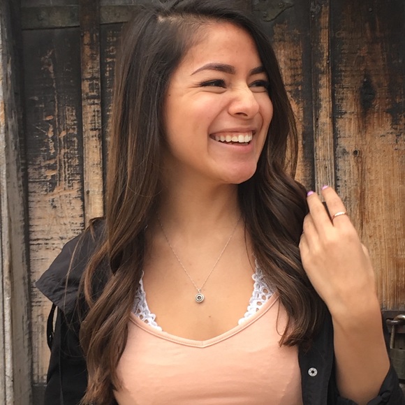 Profile Picture of Cassidy Boyer (@cassidyboyer) on Poshmark