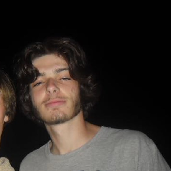 Profile Picture of Ryan David (@ryandave27) on Poshmark