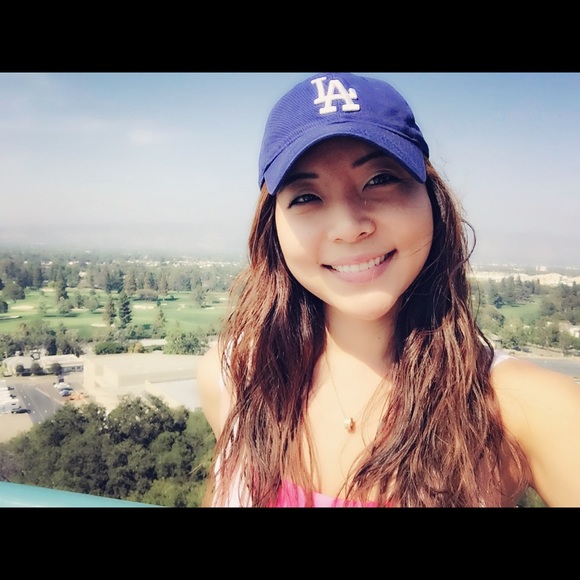 Profile Picture of Alice Lee (@aliceylee729) on Poshmark