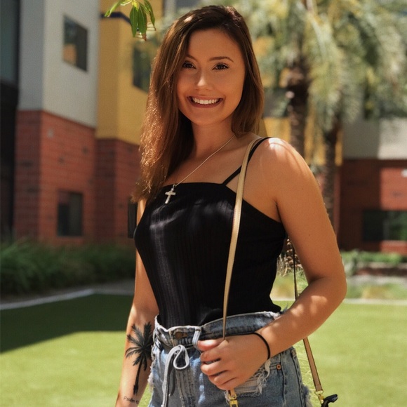 Profile Picture of Haley Housman (@08haley08) on Poshmark