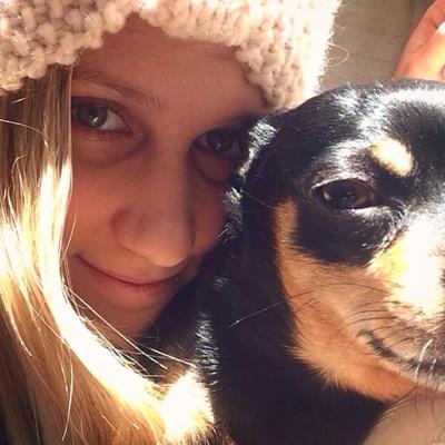 Profile Picture of Laura Sharp (@laurasharp06) on Twitter