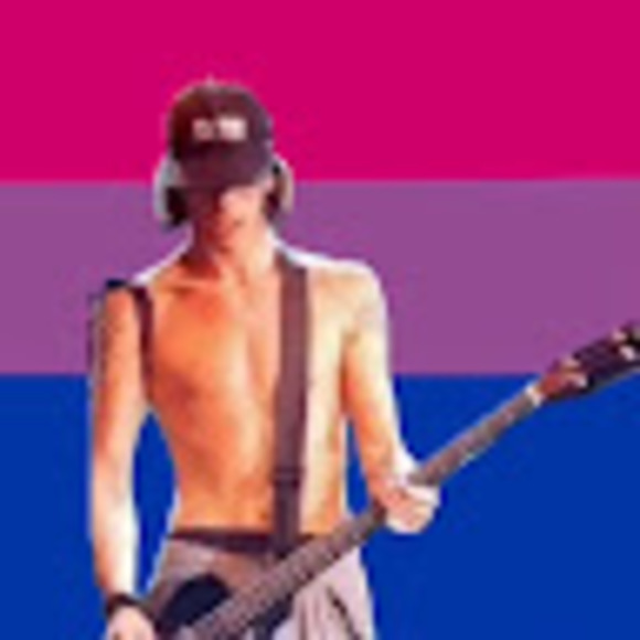 Profile Picture of Purple toes Toes (@gabriellaahulse) on Poshmark