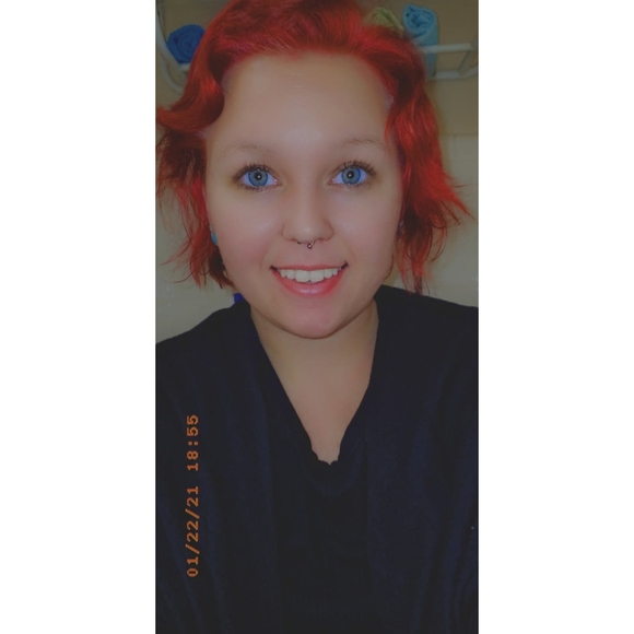 Profile Picture of Alexis Spencer (@lovehkeiltltoy) on Poshmark