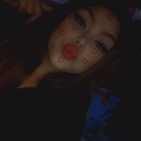 Profile Picture of Bailey Rasmussen (@baileyann2001) on Poshmark