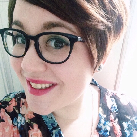 Profile Picture of Hannah Salsberry (@hannahsals) on Poshmark