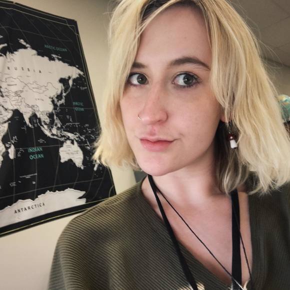 Tori Zeek - Poshmark Profile Picture of Tori Zeek (@turtle637) on Poshmark