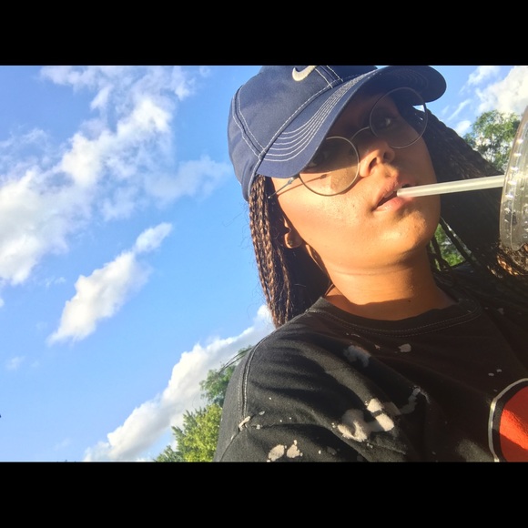 Profile Picture of Mary Tuttle (@wydmary) on Poshmark