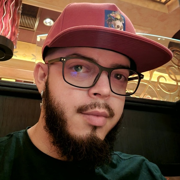 Profile Picture of Baxter Almario (@screenbax) on Poshmark