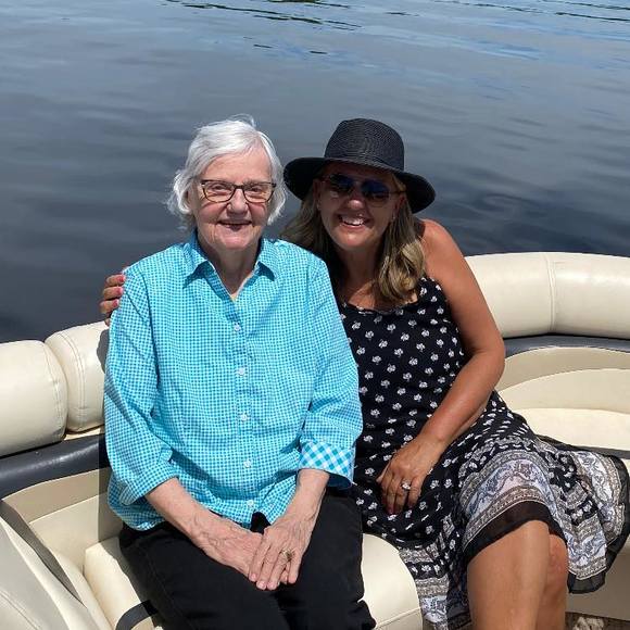 Profile Picture of Sarah Distad (@sdistad) on Poshmark