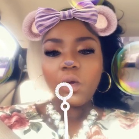 Profile Picture of Tamika Starks (@tamikastarks) on Poshmark