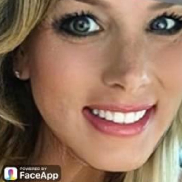Profile Picture of Anne Dibble (@annemdibble) on Poshmark